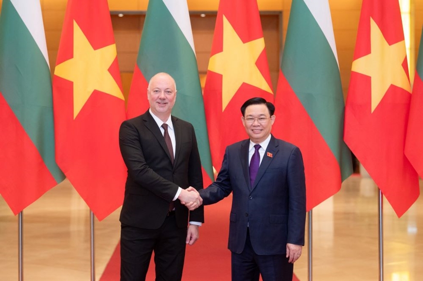 <a title="Báo Quân đội nhân dân | Tin tức quân đội, quốc phòng | Bảo vệ Tổ quốc" style="text-align:center;" href="https://www.qdnd.vn"><img src="https://file3.qdnd.vn/data/images/0/2021/08/11/linh/bannerv2.png" class="vllogo"></a>