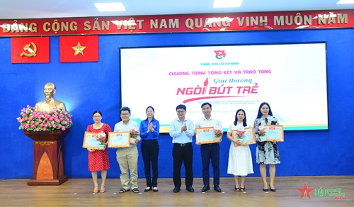 Thành đoàn TP Hồ Chí Minh trao 32 giải thưởng Ngòi bút trẻ năm 2023