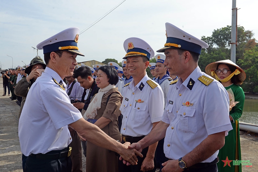 <a title="Báo Quân đội nhân dân | Tin tức quân đội, quốc phòng | Bảo vệ Tổ quốc" style="text-align:center;" data-cke-saved-href="https://www.qdnd.vn" href="https://www.qdnd.vn"><img data-cke-saved-src="https://file3.qdnd.vn/data/images/0/2021/08/11/linh/bannerv2.png" src="https://file3.qdnd.vn/data/images/0/2021/08/11/linh/bannerv2.png" class="vllogo"></a> <a title="Báo Quân đội nhân dân | Tin tức quân đội, quốc phòng | Bảo vệ Tổ quốc" style="text-align:center;" data-cke-saved-href="https://www.qdnd.vn" href="https://www.qdnd.vn"><img data-cke-saved-src="https://file3.qdnd.vn/data/images/0/2021/08/11/linh/bannerv2.png" src="https://file3.qdnd.vn/data/images/0/2021/08/11/linh/bannerv2.png" class="vllogo"></a>