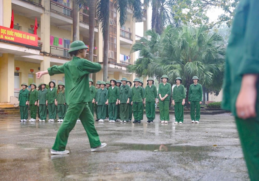 <a title="Báo Quân đội nhân dân | Tin tức quân đội, quốc phòng | Bảo vệ Tổ quốc" style="text-align:center;" href="https://www.qdnd.vn"><img src="https://file3.qdnd.vn/data/images/0/2021/08/11/linh/bannerv2.png" class="vllogo"></a>