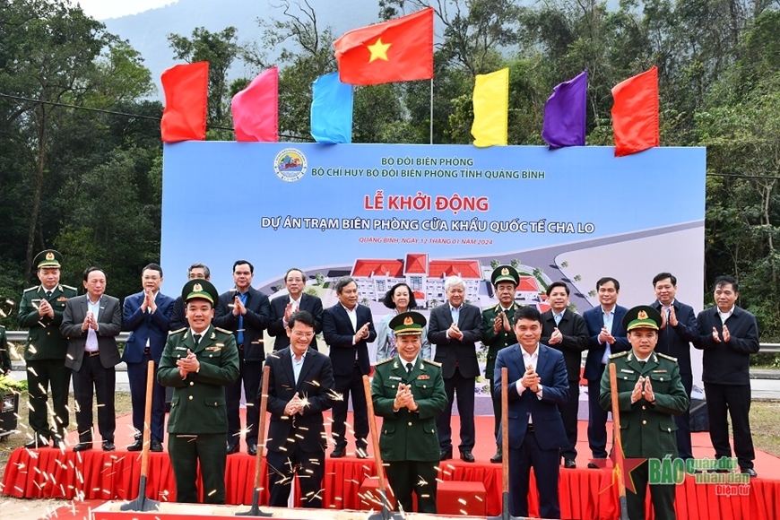 <a title="Báo Quân đội nhân dân | Tin tức quân đội, quốc phòng | Bảo vệ Tổ quốc" style="text-align:center;" href="https://www.qdnd.vn"><img src="https://file3.qdnd.vn/data/images/0/2021/08/11/linh/bannerv2.png" class="vllogo"></a>