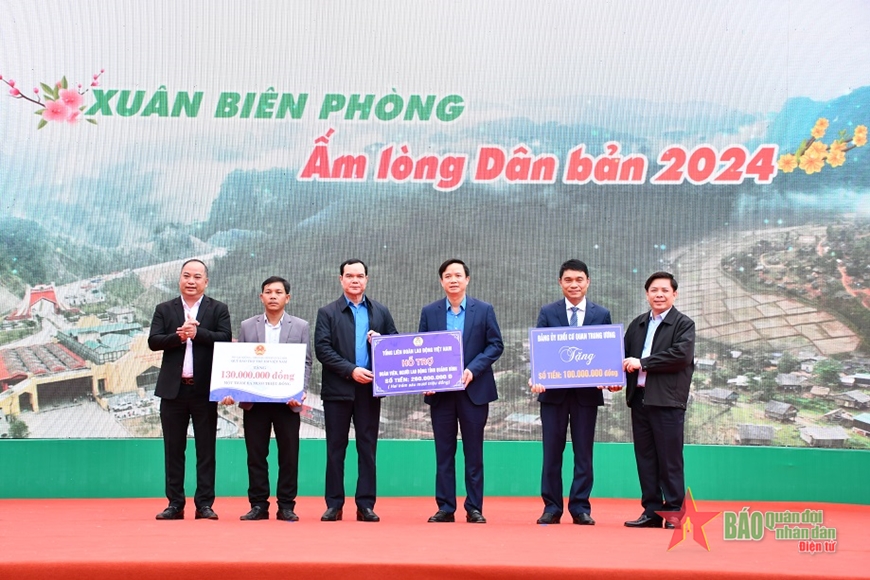 <a title="Báo Quân đội nhân dân | Tin tức quân đội, quốc phòng | Bảo vệ Tổ quốc" style="text-align:center;" href="https://www.qdnd.vn"><img src="https://file3.qdnd.vn/data/images/0/2021/08/11/linh/bannerv2.png" class="vllogo"></a>