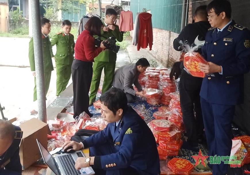 <a title="Báo Quân đội nhân dân | Tin tức quân đội, quốc phòng | Bảo vệ Tổ quốc" style="text-align:center;" href="https://www.qdnd.vn"><img src="https://file3.qdnd.vn/data/images/0/2021/08/11/linh/bannerv2.png" class="vllogo"></a>