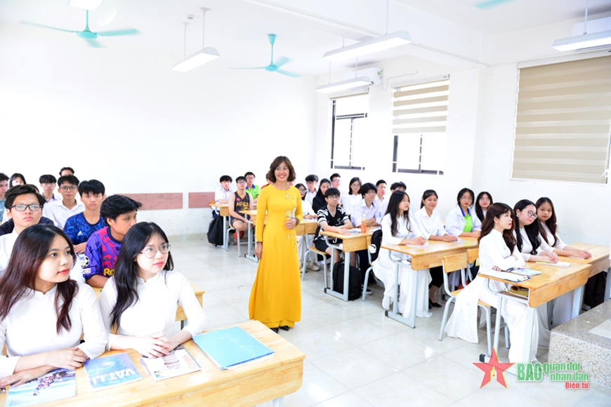 <a title="Báo Quân đội nhân dân | Tin tức quân đội, quốc phòng | Bảo vệ Tổ quốc" style="text-align:center;" href="https://www.qdnd.vn"><img src="https://file3.qdnd.vn/data/images/0/2021/08/11/linh/bannerv2.png" class="vllogo"></a>