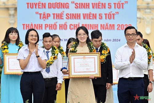 TP Hồ Chí Minh tuyên dương hơn 300 tập thể, cá nhân “Sinh viên 5 tốt”