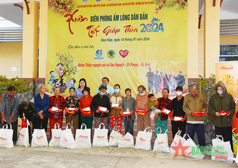 Chương trình “Xuân Biên phòng ấm lòng dân bản” Tết Giáp Thìn 2024 tại tỉnh Tây Ninh