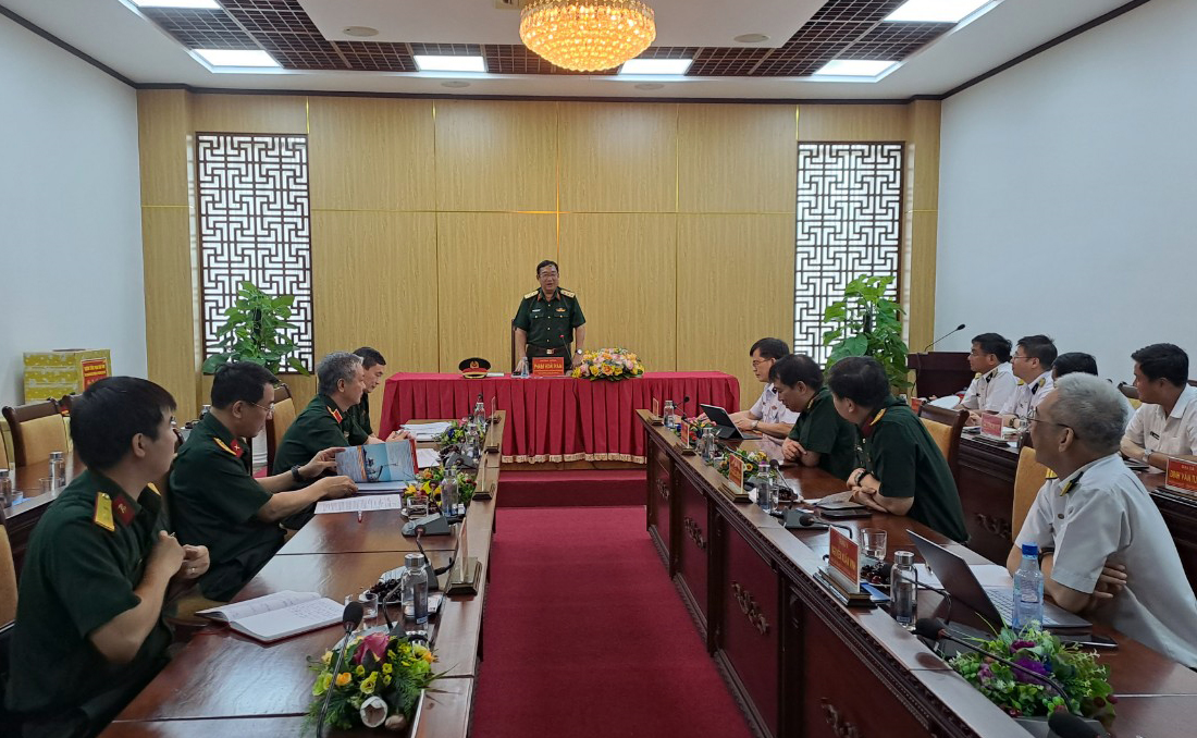 Thượng tướng Phạm Hoài Nam thăm và kiểm tra một số đơn vị phía Nam