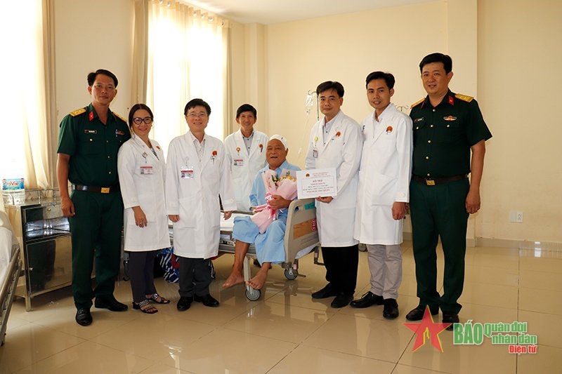 <a title="Báo Quân đội nhân dân | Tin tức quân đội, quốc phòng | Bảo vệ Tổ quốc" style="text-align:center;" href="https://www.qdnd.vn"><img src="https://file3.qdnd.vn/data/images/0/2021/08/11/linh/bannerv2.png" class="vllogo"></a>
