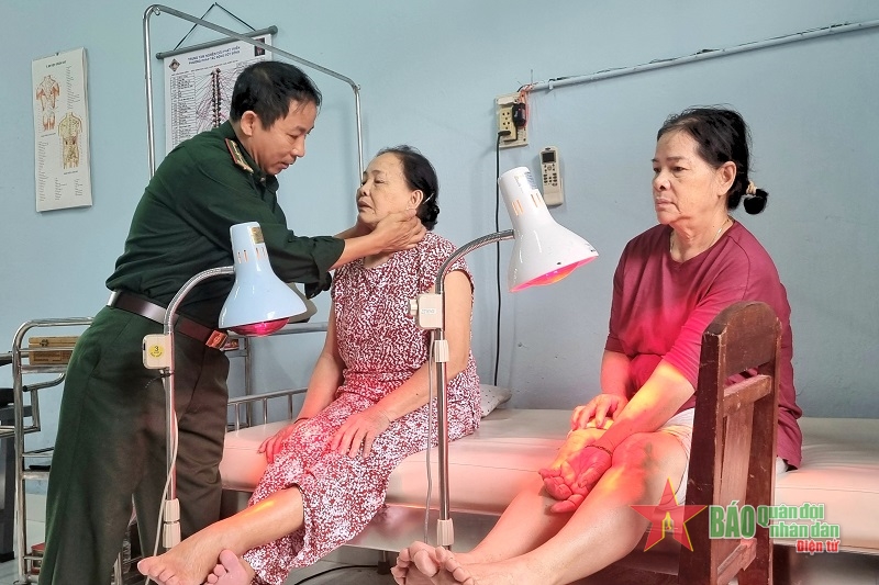 <a title="Báo Quân đội nhân dân | Tin tức quân đội, quốc phòng | Bảo vệ Tổ quốc" style="text-align:center;" href="https://www.qdnd.vn"><img src="https://file3.qdnd.vn/data/images/0/2021/08/11/linh/bannerv2.png" class="vllogo"></a>