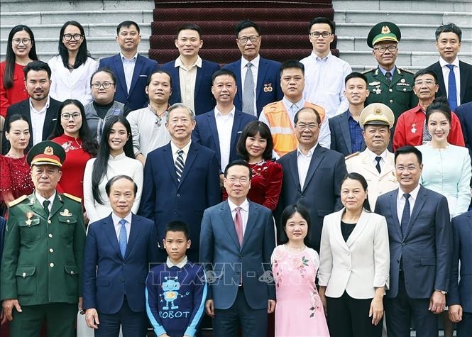 <a title="Báo Quân đội nhân dân | Tin tức quân đội, quốc phòng | Bảo vệ Tổ quốc" style="text-align:center;" href="https://www.qdnd.vn"><img src="https://file3.qdnd.vn/data/images/0/2021/08/11/linh/bannerv2.png" class="vllogo"></a>