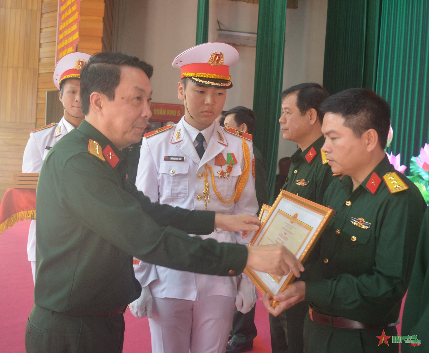 Tổng kết 10 năm xuất bản, phát hành Bản tin “Thi đua Quyết thắng”