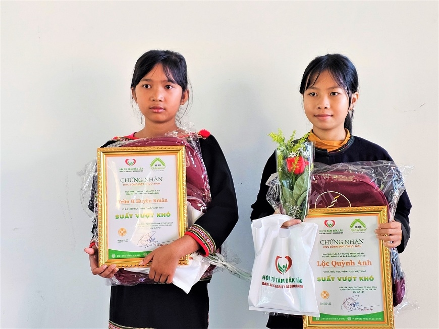 <a title="Báo Quân đội nhân dân | Tin tức quân đội, quốc phòng | Bảo vệ Tổ quốc" style="text-align:center;" href="https://www.qdnd.vn"><img src="https://file3.qdnd.vn/data/images/0/2021/08/11/linh/bannerv2.png" class="vllogo"></a>