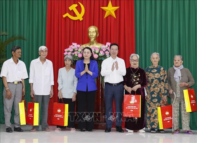 <a title="Báo Quân đội nhân dân | Tin tức quân đội, quốc phòng | Bảo vệ Tổ quốc" style="text-align:center;" href="https://www.qdnd.vn"><img src="https://file3.qdnd.vn/data/images/0/2021/08/11/linh/bannerv2.png" class="vllogo"></a>
