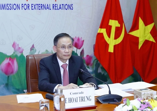 Đoàn đại biểu Đảng Cộng sản Việt Nam thăm, làm việc tại Italy và Vatican