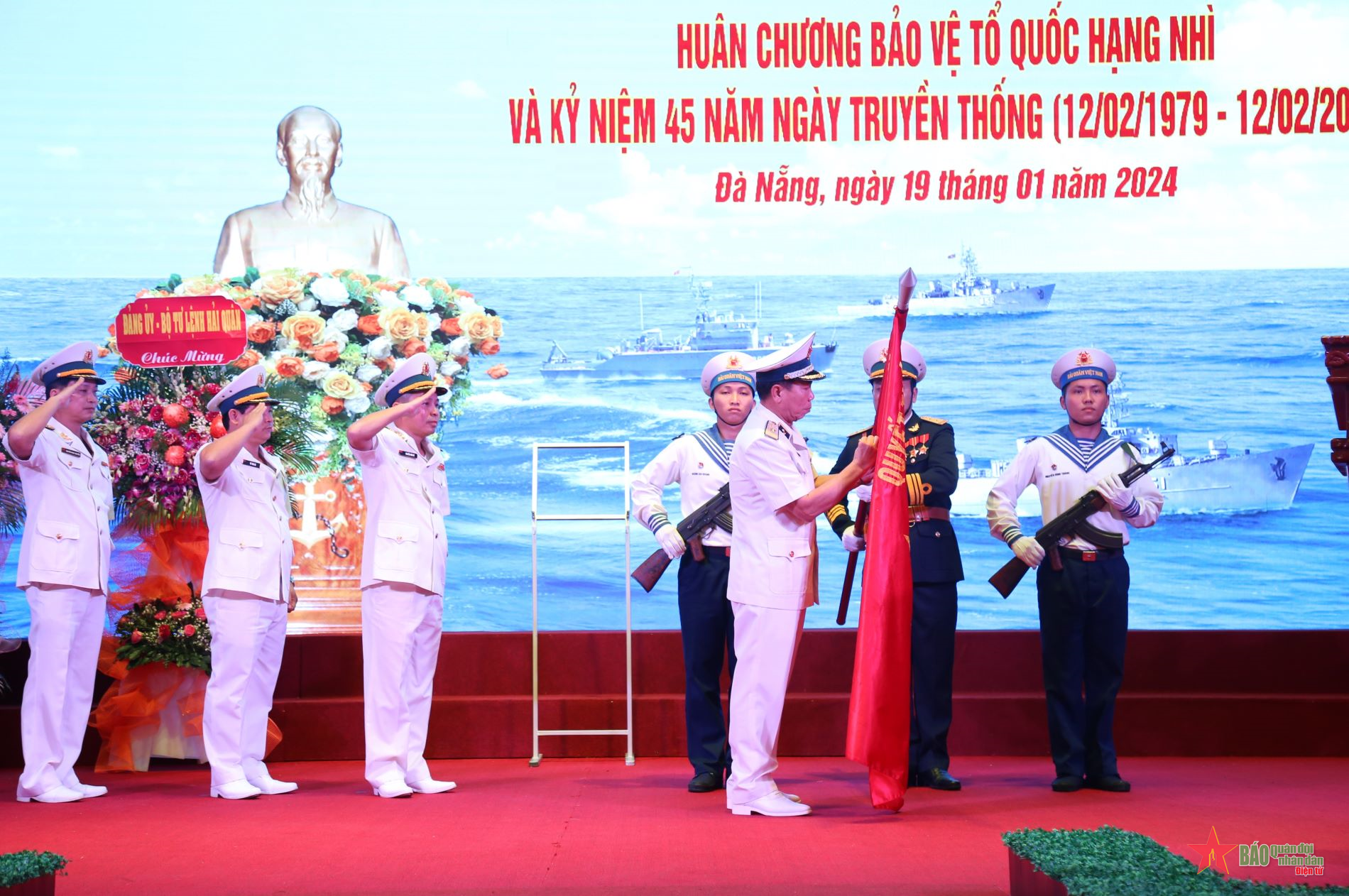 Lữ đoàn 161 đón nhận Huân chương Bảo vệ Tổ quốc hạng Nhì