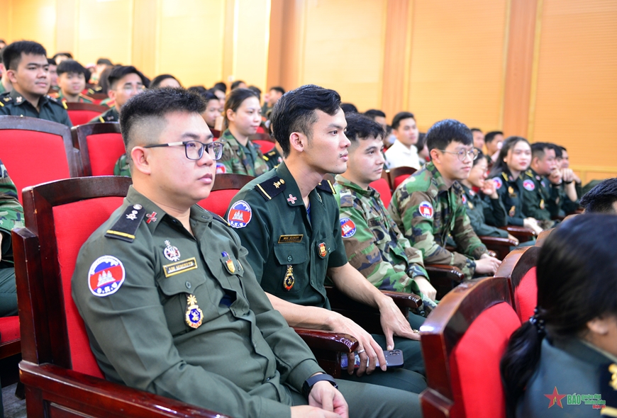 <a title="Báo Quân đội nhân dân | Tin tức quân đội, quốc phòng | Bảo vệ Tổ quốc" style="text-align:center;" href="https://www.qdnd.vn"><img src="https://file3.qdnd.vn/data/images/0/2021/08/11/linh/bannerv2.png" class="vllogo"></a>
