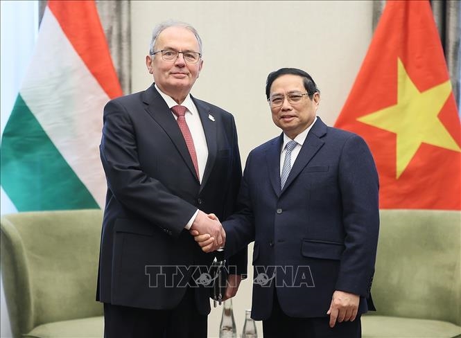 <a title="Báo Quân đội nhân dân | Tin tức quân đội, quốc phòng | Bảo vệ Tổ quốc" style="text-align:center;" href="https://www.qdnd.vn"><img src="https://file3.qdnd.vn/data/images/0/2021/08/11/linh/bannerv2.png" class="vllogo"></a>