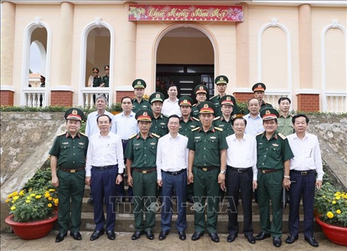 Chủ tịch nước Võ Văn Thưởng thăm, chúc Tết quân và dân xã đảo Thổ Châu 