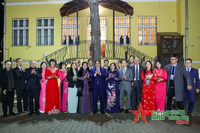 <a title="Báo Quân đội nhân dân | Tin tức quân đội, quốc phòng | Bảo vệ Tổ quốc" style="text-align:center;" href="https://www.qdnd.vn"><img src="https://file3.qdnd.vn/data/images/0/2021/08/11/linh/bannerv2.png" class="vllogo"></a>