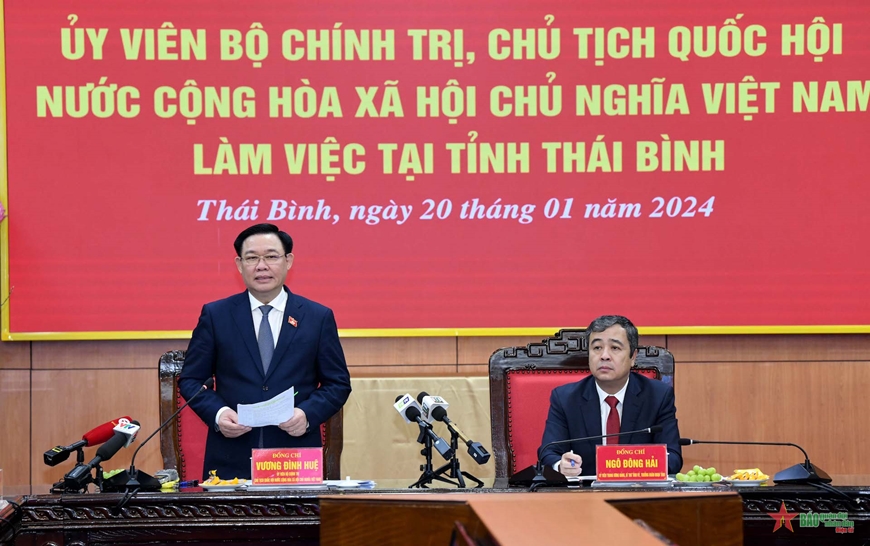 <a title="Báo Quân đội nhân dân | Tin tức quân đội, quốc phòng | Bảo vệ Tổ quốc" style="text-align:center;" href="https://www.qdnd.vn"><img src="https://file3.qdnd.vn/data/images/0/2021/08/11/linh/bannerv2.png" class="vllogo"></a>