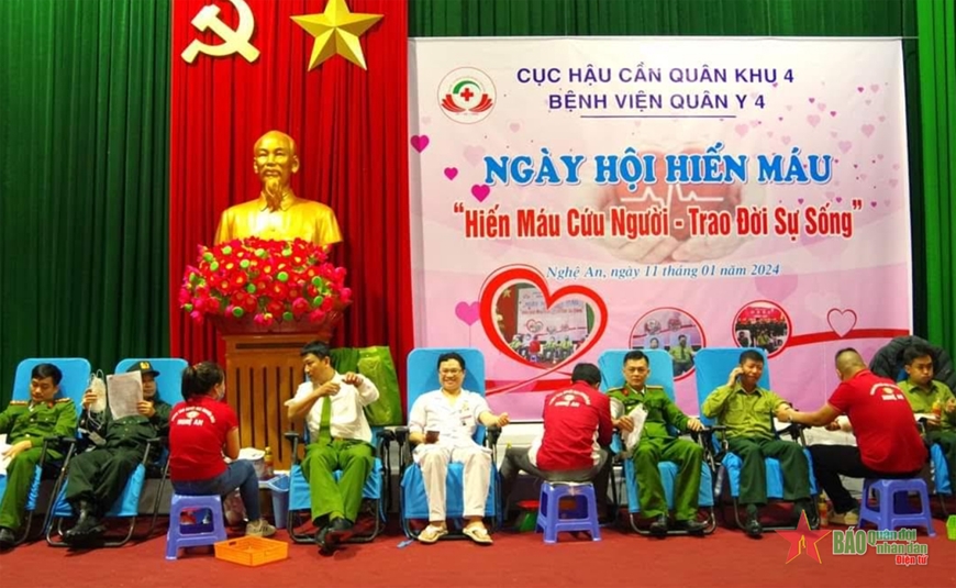 <a title="Báo Quân đội nhân dân | Tin tức quân đội, quốc phòng | Bảo vệ Tổ quốc" style="text-align:center;" href="https://www.qdnd.vn"><img src="https://file3.qdnd.vn/data/images/0/2021/08/11/linh/bannerv2.png" class="vllogo"></a>