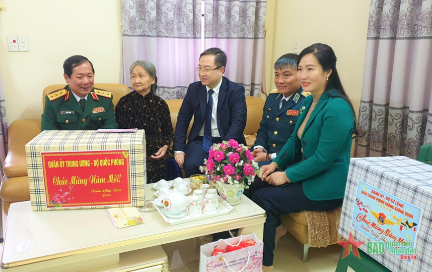<a title="Báo Quân đội nhân dân | Tin tức quân đội, quốc phòng | Bảo vệ Tổ quốc" style="text-align:center;" href="https://www.qdnd.vn"><img src="https://file3.qdnd.vn/data/images/0/2021/08/11/linh/bannerv2.png" class="vllogo"></a>