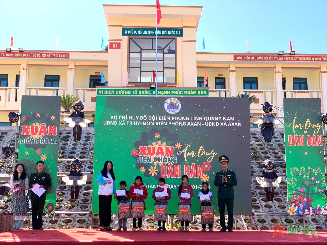 Nhiều hoạt động ý nghĩa trong Chương trình “Xuân Biên phòng-Ấm lòng dân bản” tại Tây Giang