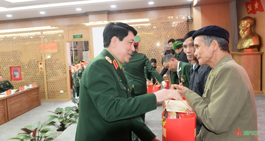 <a title="Báo Quân đội nhân dân | Tin tức quân đội, quốc phòng | Bảo vệ Tổ quốc" style="text-align:center;" href="https://www.qdnd.vn"><img src="https://file3.qdnd.vn/data/images/0/2021/08/11/linh/bannerv2.png" class="vllogo"></a>
