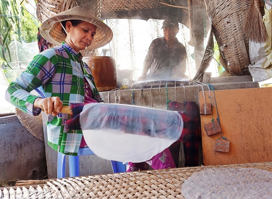 Cù lao Mây nhộn nhịp mùa bánh tráng