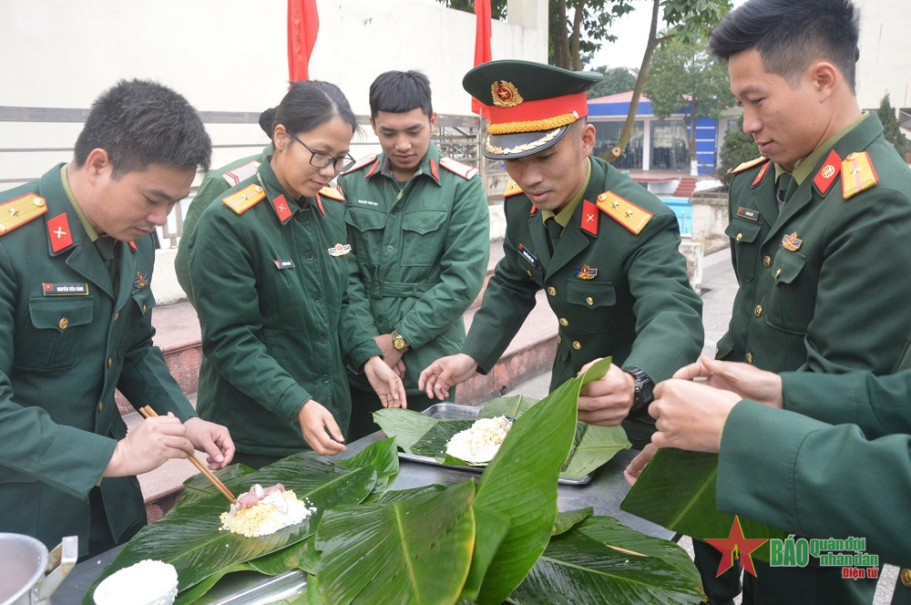 Xuân về trên giảng đường
