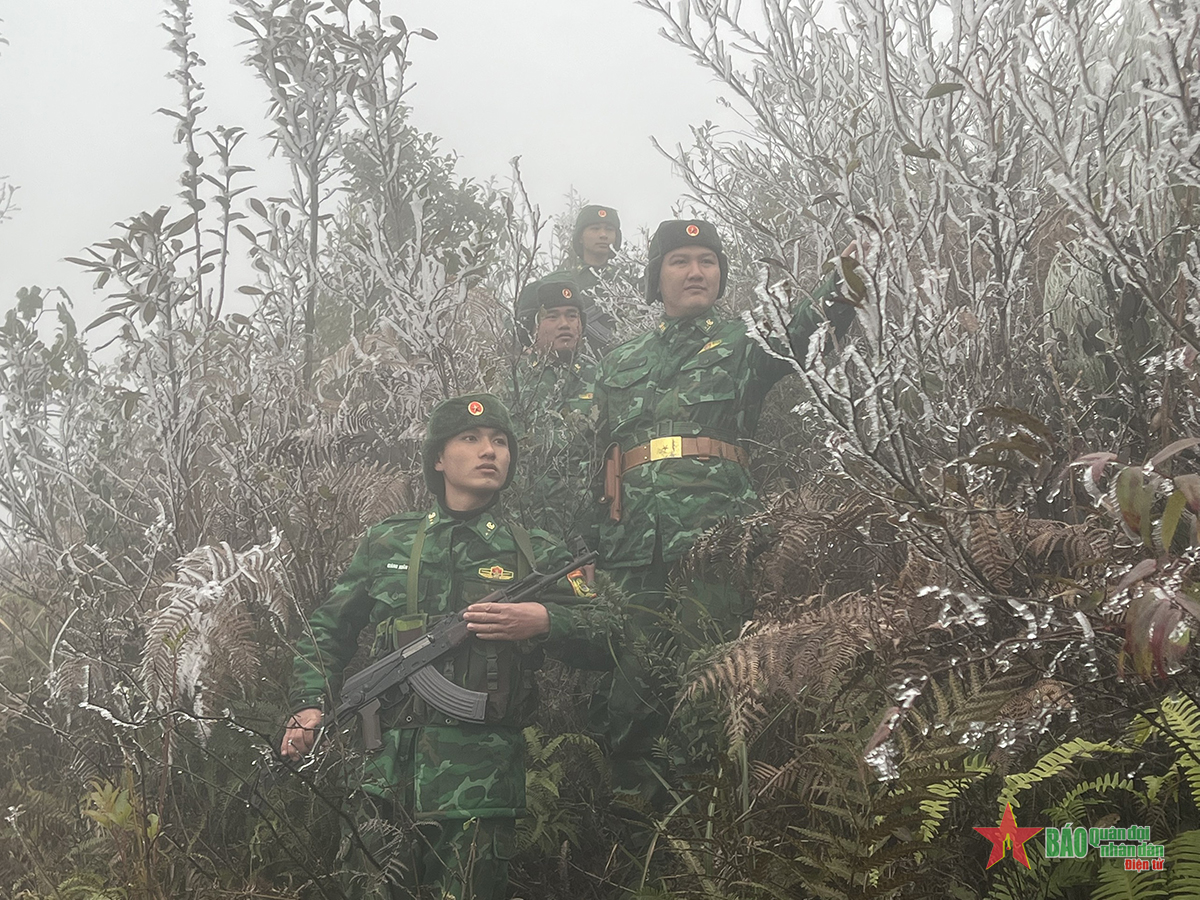 Một buổi tuần tra biên giới của Đồn Biên phòng Lũng Cú trong thời tiết -1 độ C