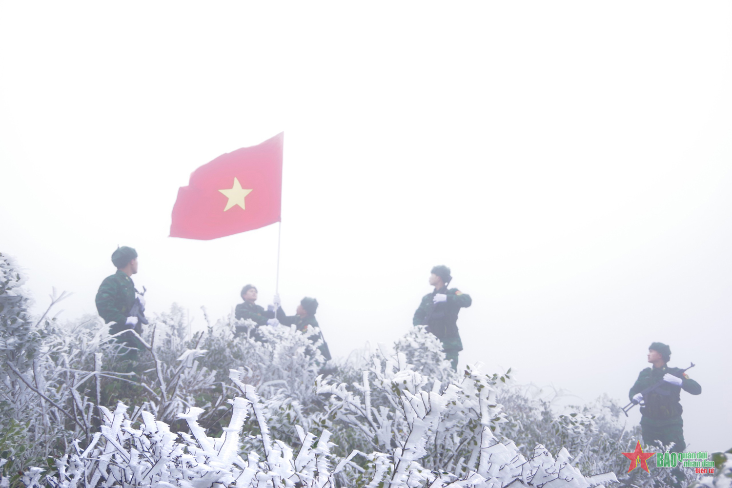 Tuần tra trong băng tuyết