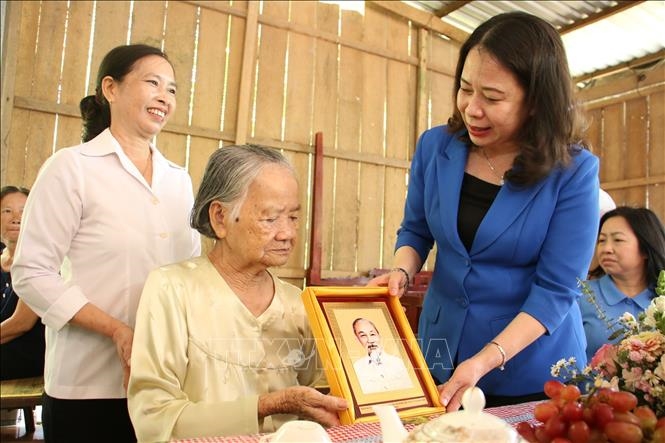<a title="Báo Quân đội nhân dân | Tin tức quân đội, quốc phòng | Bảo vệ Tổ quốc" style="text-align:center;" href="https://www.qdnd.vn"><img src="https://file3.qdnd.vn/data/images/0/2021/08/11/linh/bannerv2.png" class="vllogo"></a>