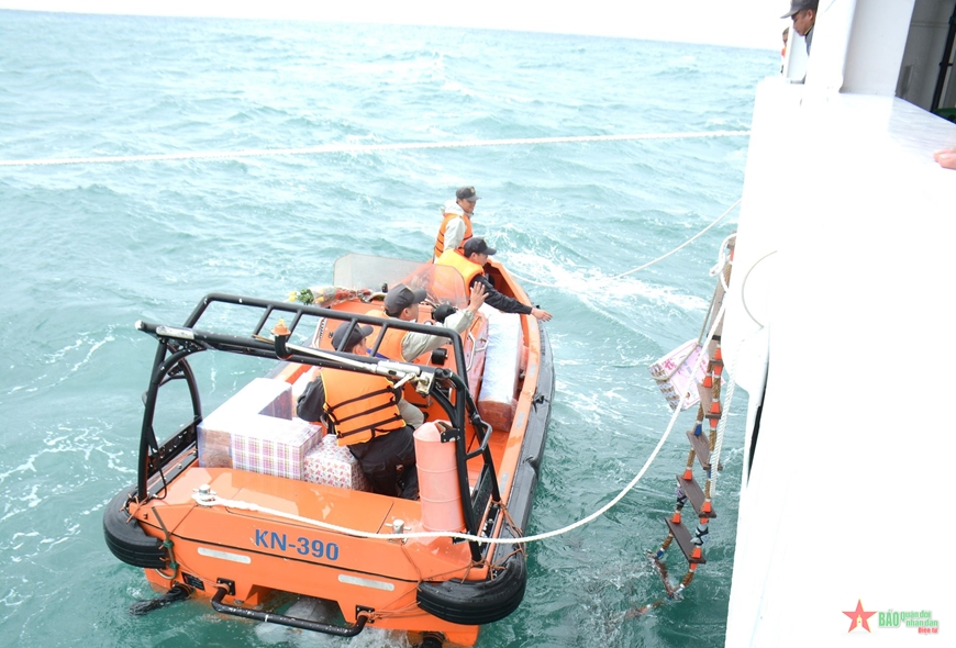 Kết thúc hải trình thăm, tặng quà, chúc Tết huyện đảo Cồn Cỏ và Lý Sơn 