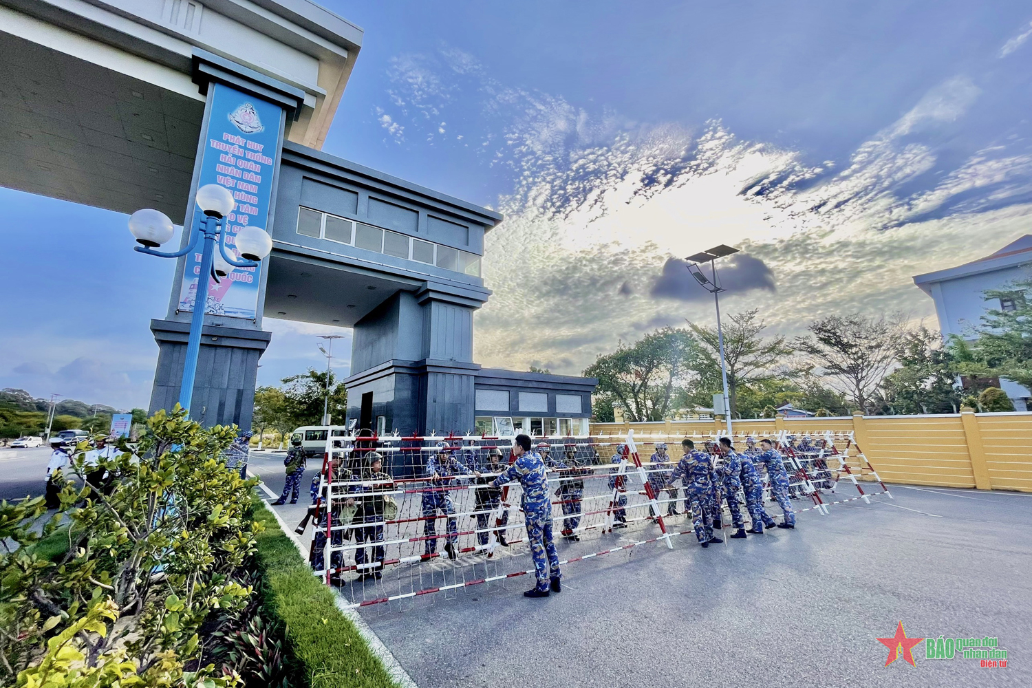 Bộ tư lệnh Vùng 4 Hải quân kiểm tra công tác chuẩn bị đón Tết Nguyên đán Giáp Thìn 2024