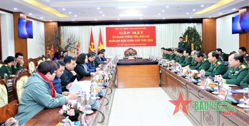 Bộ tư lệnh Thủ đô Hà Nội gặp mặt báo chí nhân dịp năm mới