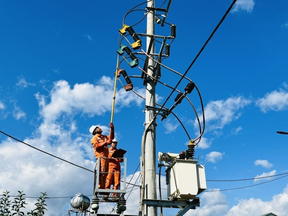 Cung ứng điện kịp thời dịp cao điểm 