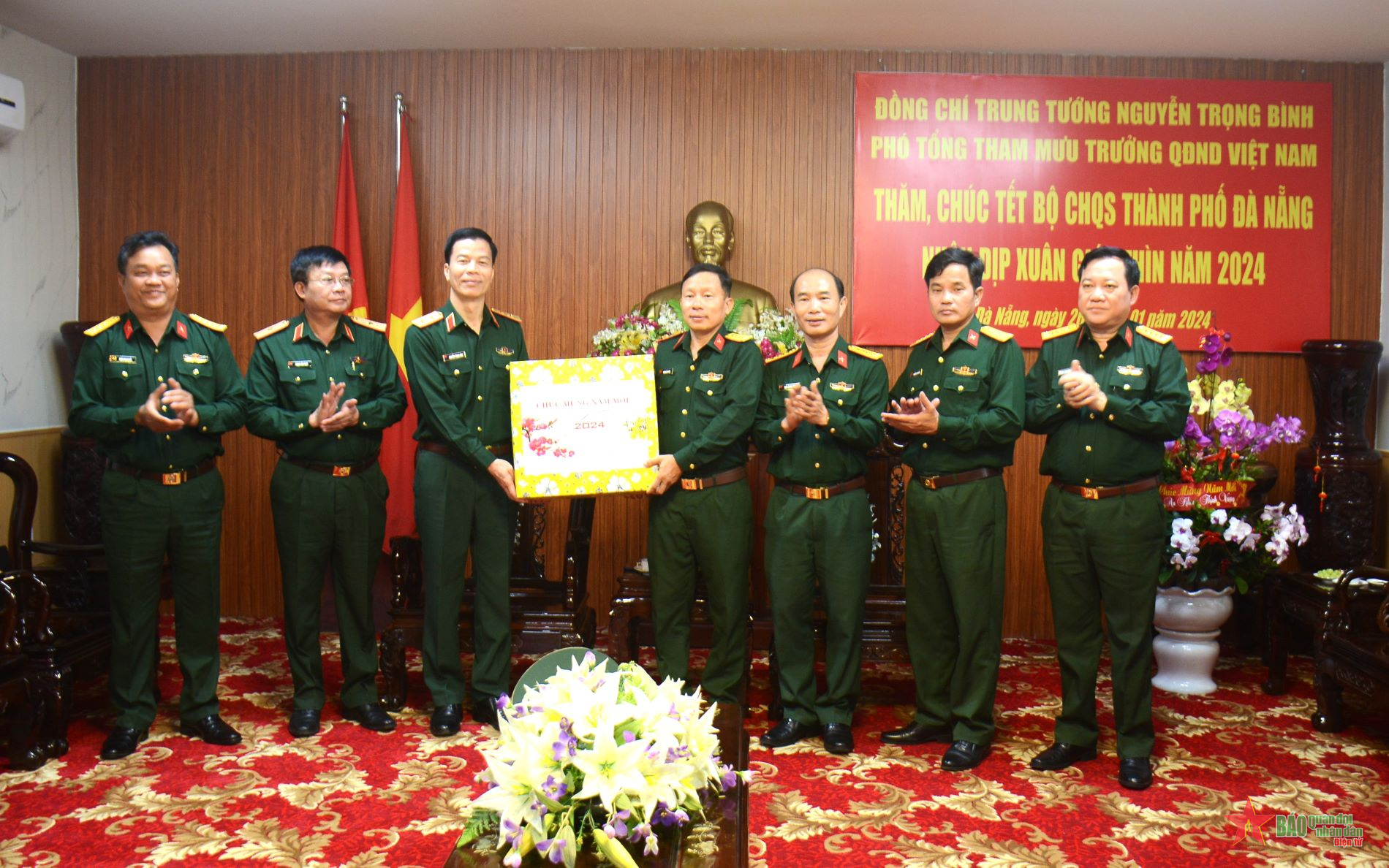 Trung tướng Nguyễn Trọng Bình thăm, chúc Tết tại Bộ CHQS TP Đà Nẵng và Tổng công ty Sông Thu 