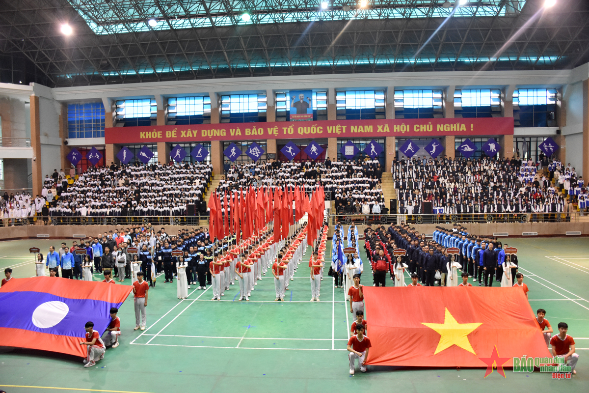 Giao lưu văn nghệ, thi đấu giao hữu thể thao giữa học sinh tỉnh Điện Biên với học sinh 6 tỉnh Bắc Lào