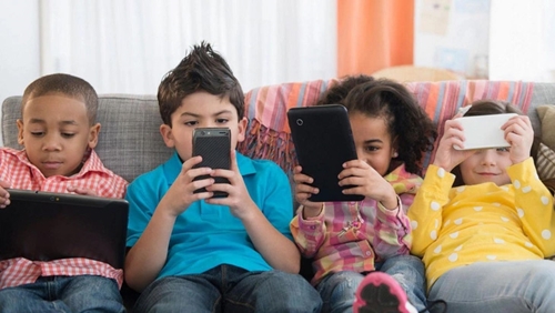 Nhiều bang ở Mỹ ngăn trẻ em dùng mạng xã hội