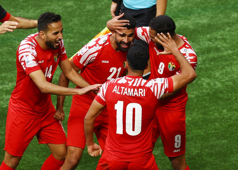 Thắng kịch tính Iraq, tuyển Jordan giành vé vào vòng tứ kết Asian Cup