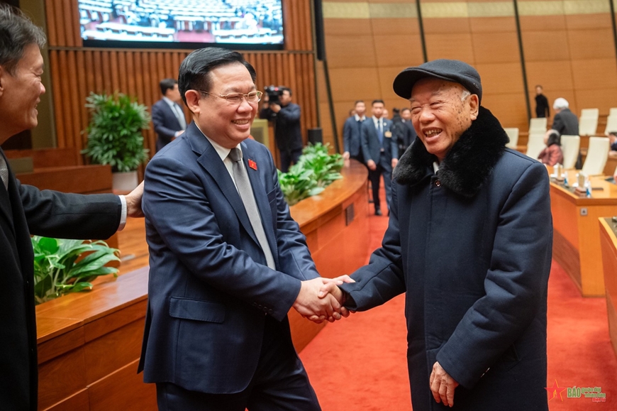 <a title="Báo Quân đội nhân dân | Tin tức quân đội, quốc phòng | Bảo vệ Tổ quốc" style="text-align:center;" href="https://www.qdnd.vn"><img src="https://file3.qdnd.vn/data/images/0/2021/08/11/linh/bannerv2.png" class="vllogo"></a>