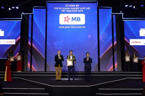 MB lọt top 13 doanh nghiệp xuất sắc nhất Việt Nam năm 2023