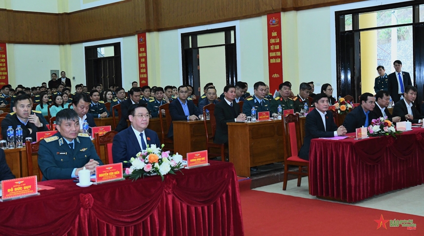<a title="Báo Quân đội nhân dân | Tin tức quân đội, quốc phòng | Bảo vệ Tổ quốc" style="text-align:center;" href="https://www.qdnd.vn"><img src="https://file3.qdnd.vn/data/images/0/2021/08/11/linh/bannerv2.png" class="vllogo"></a>