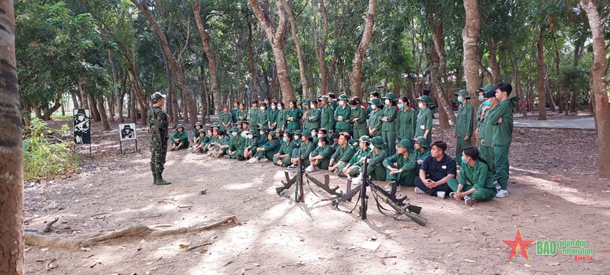 <a title="Báo Quân đội nhân dân | Tin tức quân đội, quốc phòng | Bảo vệ Tổ quốc" style="text-align:center;" href="https://www.qdnd.vn"><img src="https://file3.qdnd.vn/data/images/0/2021/08/11/linh/bannerv2.png" class="vllogo"></a>