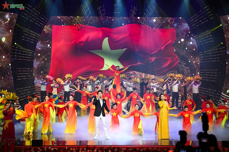 <a title="Báo Quân đội nhân dân | Tin tức quân đội, quốc phòng | Bảo vệ Tổ quốc" style="text-align:center;" href="https://www.qdnd.vn"><img src="https://file3.qdnd.vn/data/images/0/2021/08/11/linh/bannerv2.png" class="vllogo"></a>
