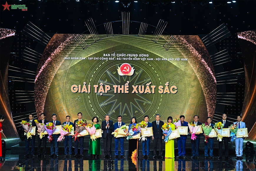 <a title="Báo Quân đội nhân dân | Tin tức quân đội, quốc phòng | Bảo vệ Tổ quốc" style="text-align:center;" href="https://www.qdnd.vn"><img src="https://file3.qdnd.vn/data/images/0/2021/08/11/linh/bannerv2.png" class="vllogo"></a>