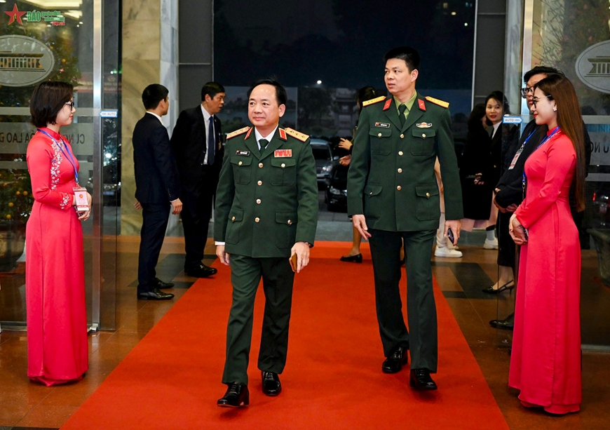 <a title="Báo Quân đội nhân dân | Tin tức quân đội, quốc phòng | Bảo vệ Tổ quốc" style="text-align:center;" href="https://www.qdnd.vn"><img src="https://file3.qdnd.vn/data/images/0/2021/08/11/linh/bannerv2.png" class="vllogo"></a>