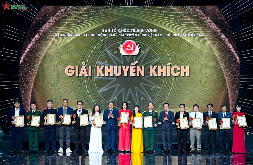 <a title="Báo Quân đội nhân dân | Tin tức quân đội, quốc phòng | Bảo vệ Tổ quốc" style="text-align:center;" href="https://www.qdnd.vn"><img src="https://file3.qdnd.vn/data/images/0/2021/08/11/linh/bannerv2.png" class="vllogo"></a>