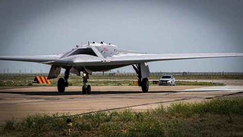 Quân sự thế giới hôm nay (1-2): Nga hé lộ thời điểm sản xuất hàng loạt UAV tàng hình S-70 Okhotnik-B